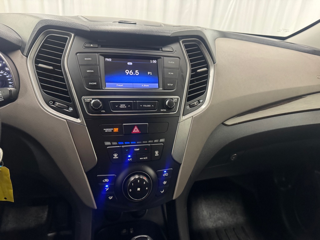 Photo 25 of this HYUNDAI SANTA FE