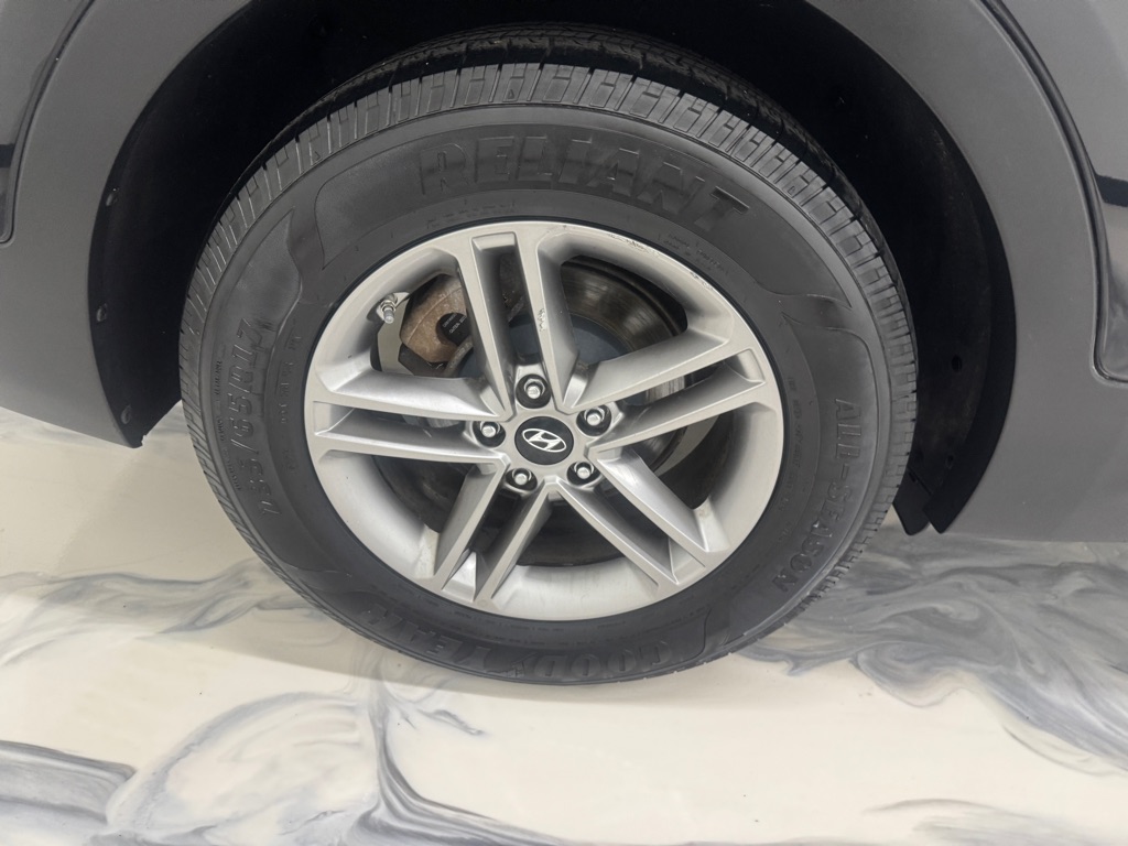 Photo 10 of this HYUNDAI SANTA FE
