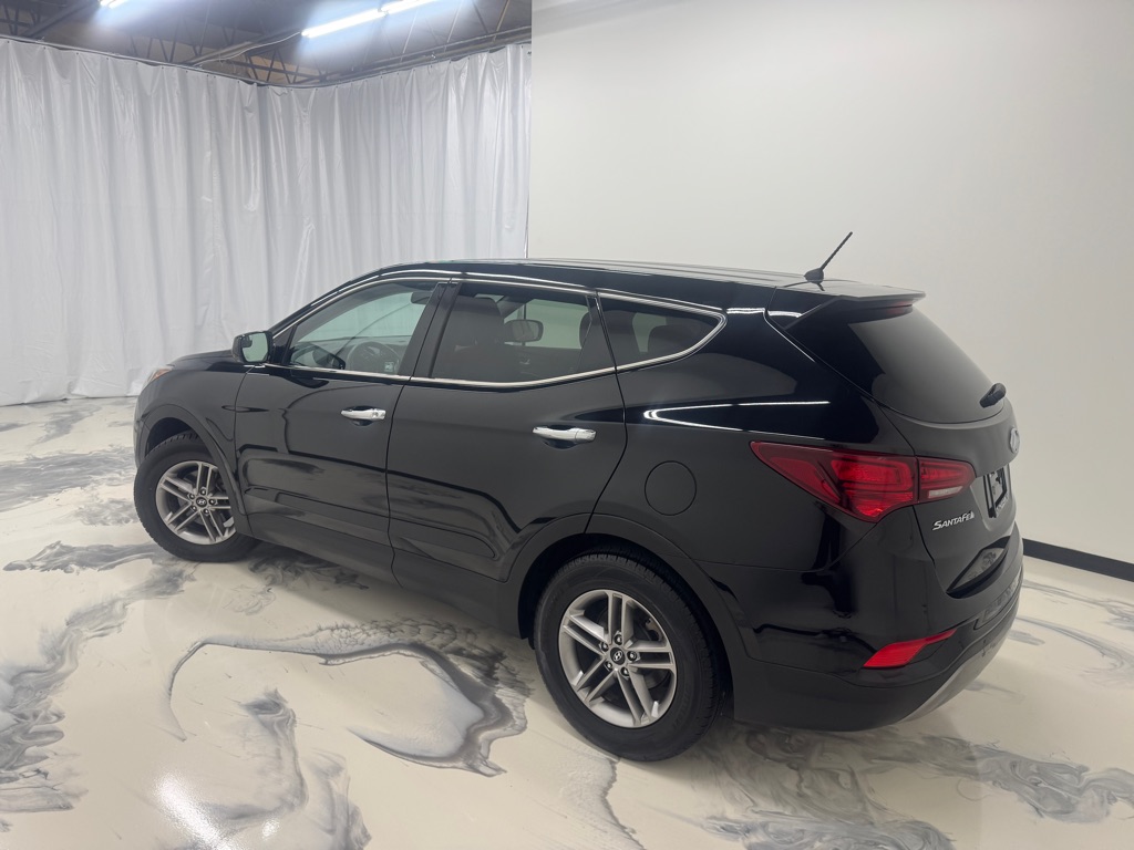Photo 4 of this HYUNDAI SANTA FE