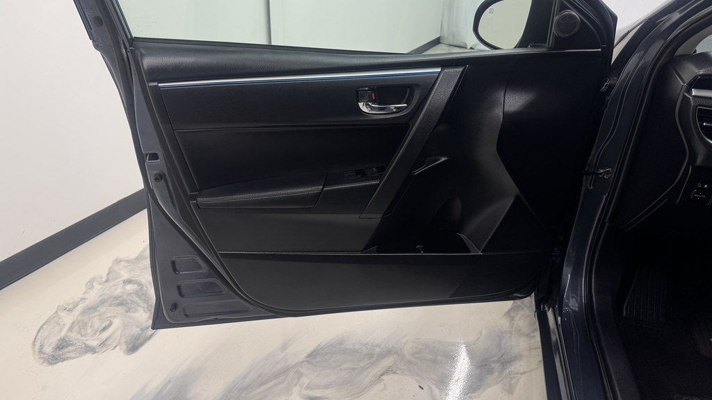 Photo 13 of this TOYOTA COROLLA