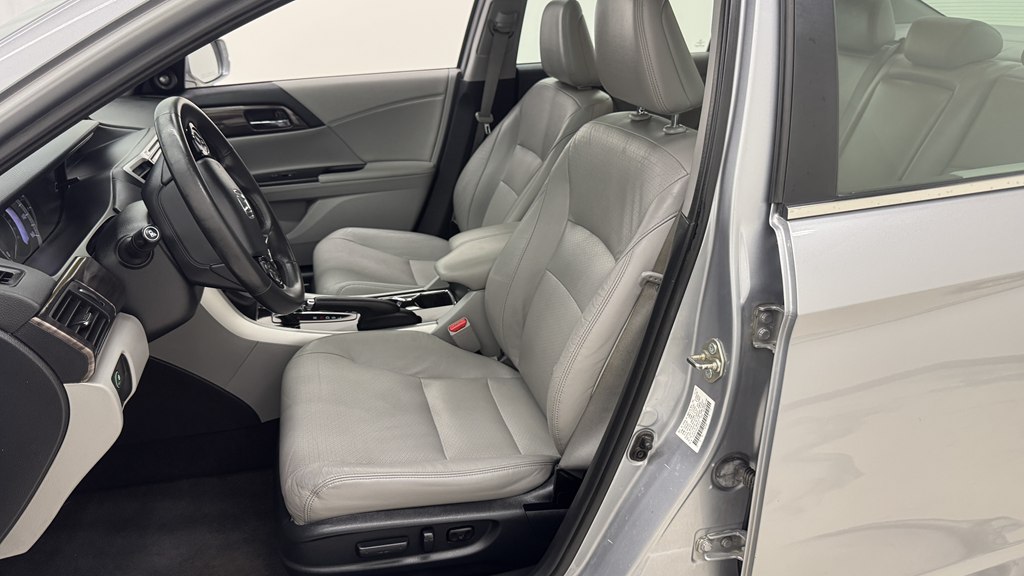 Photo 15 of this HONDA ACCORD