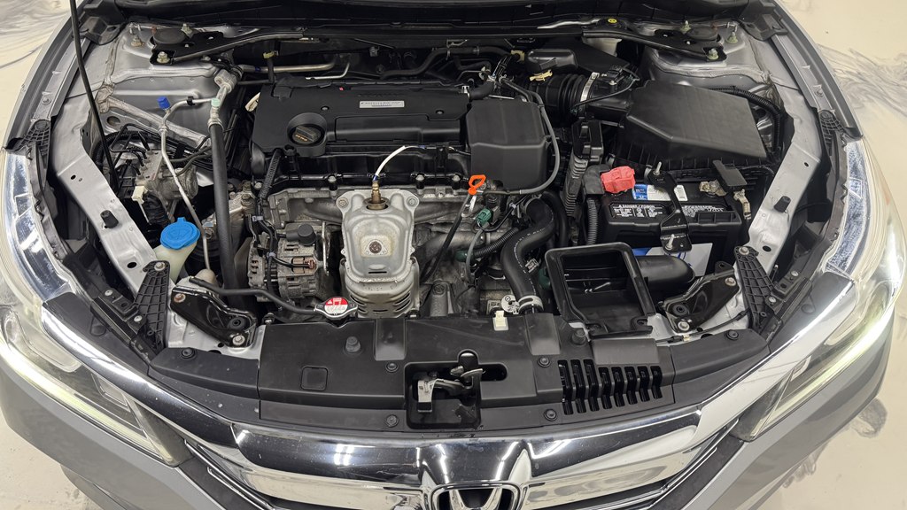 Photo 10 of this HONDA ACCORD