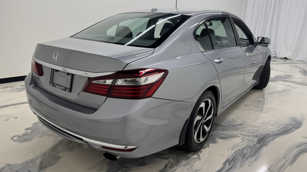 Photo 8 of this HONDA ACCORD