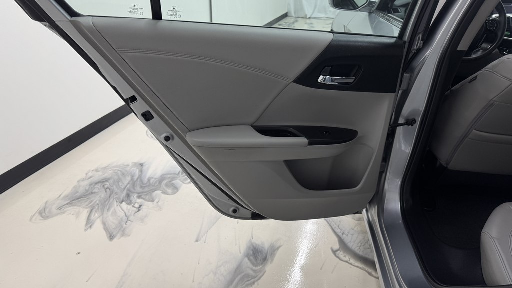 Photo 21 of this HONDA ACCORD