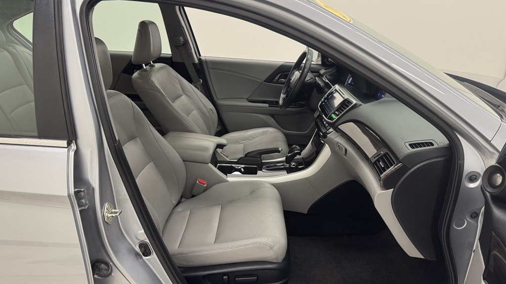 Photo 29 of this HONDA ACCORD