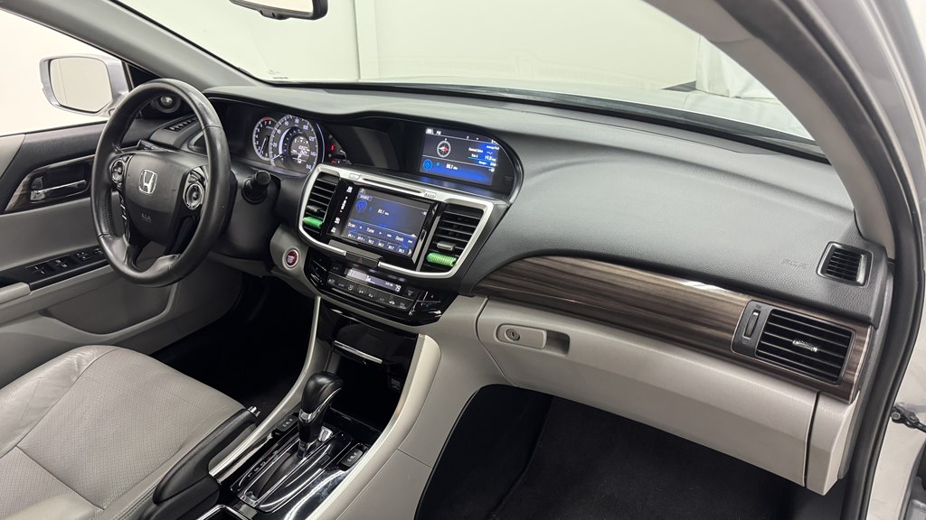 Photo 28 of this HONDA ACCORD