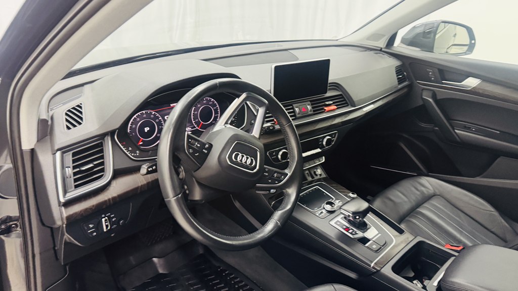 Photo 16 of this AUDI Q5
