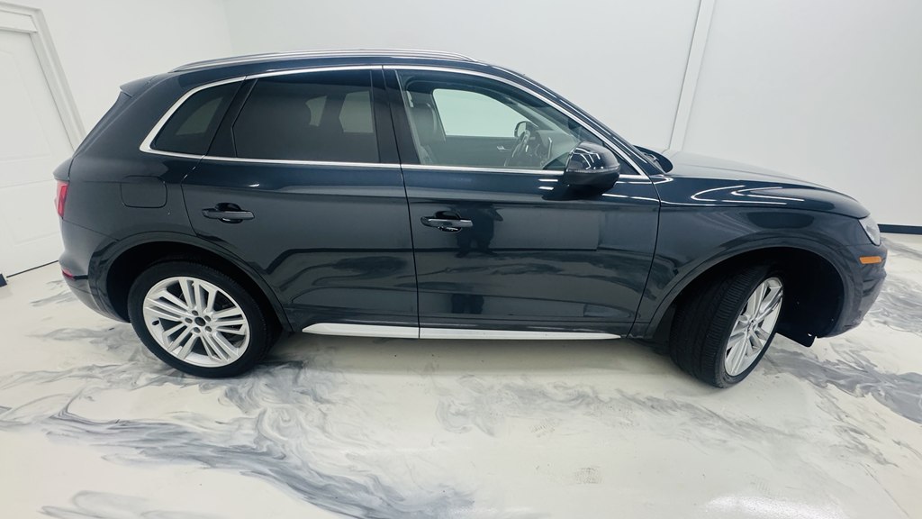 Photo 9 of this AUDI Q5