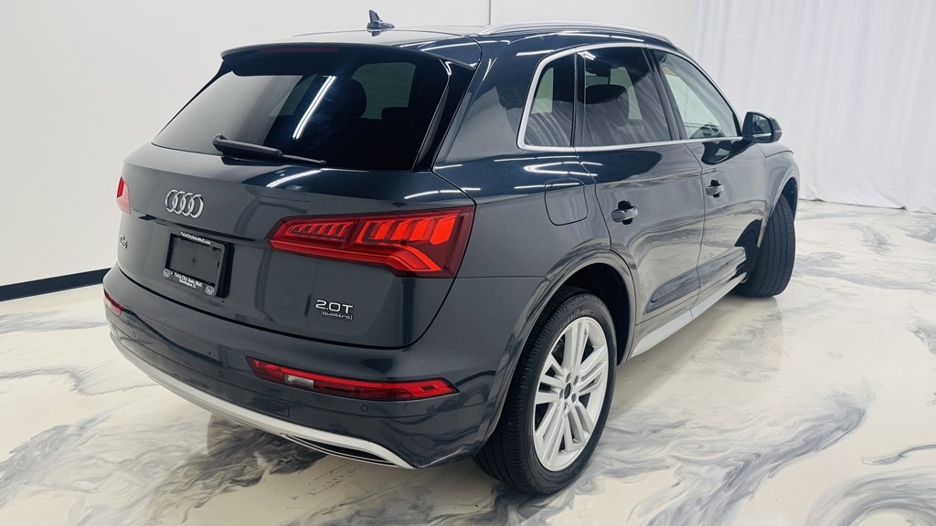 Photo 8 of this AUDI Q5