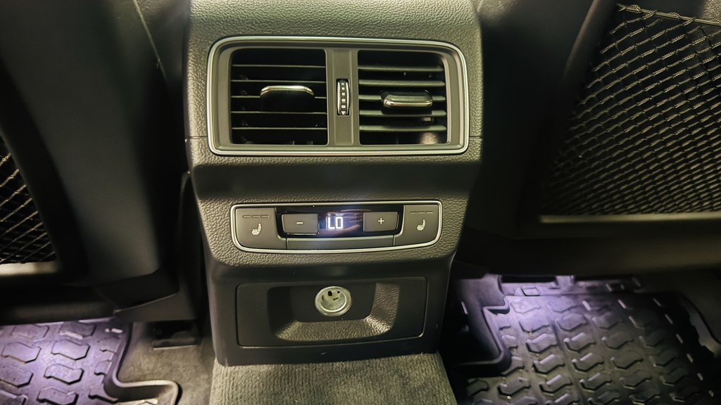 Photo 24 of this AUDI Q5