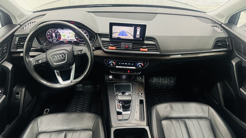 Photo 25 of this AUDI Q5