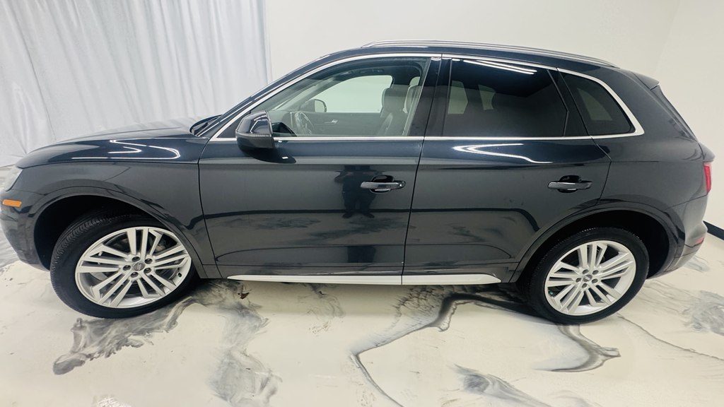 Photo 5 of this AUDI Q5