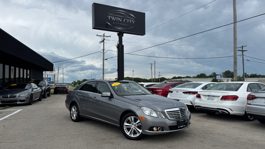 2010 Mercedes-Benz E-Class E350 Luxury 4MATIC's photo