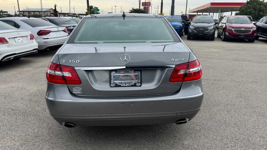 Photo 7 of this MERCEDES-BENZ E-CLASS