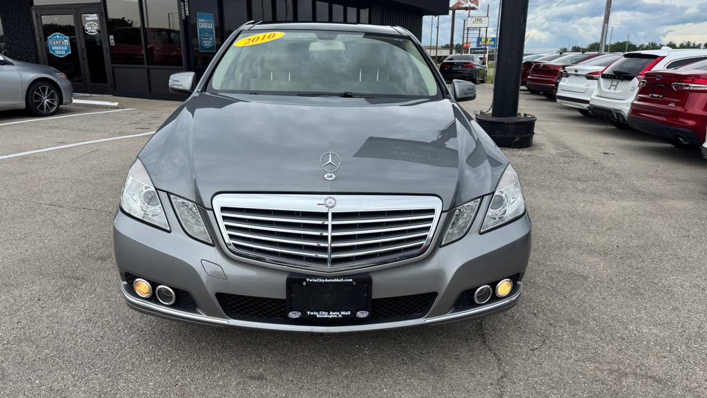 Photo 3 of this MERCEDES-BENZ E-CLASS
