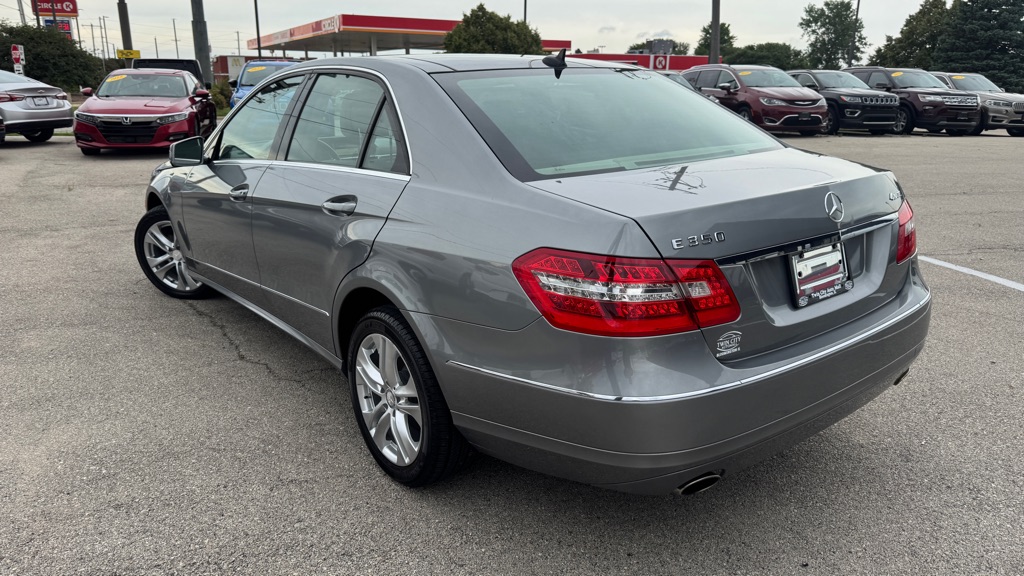 Photo 6 of this MERCEDES-BENZ E-CLASS