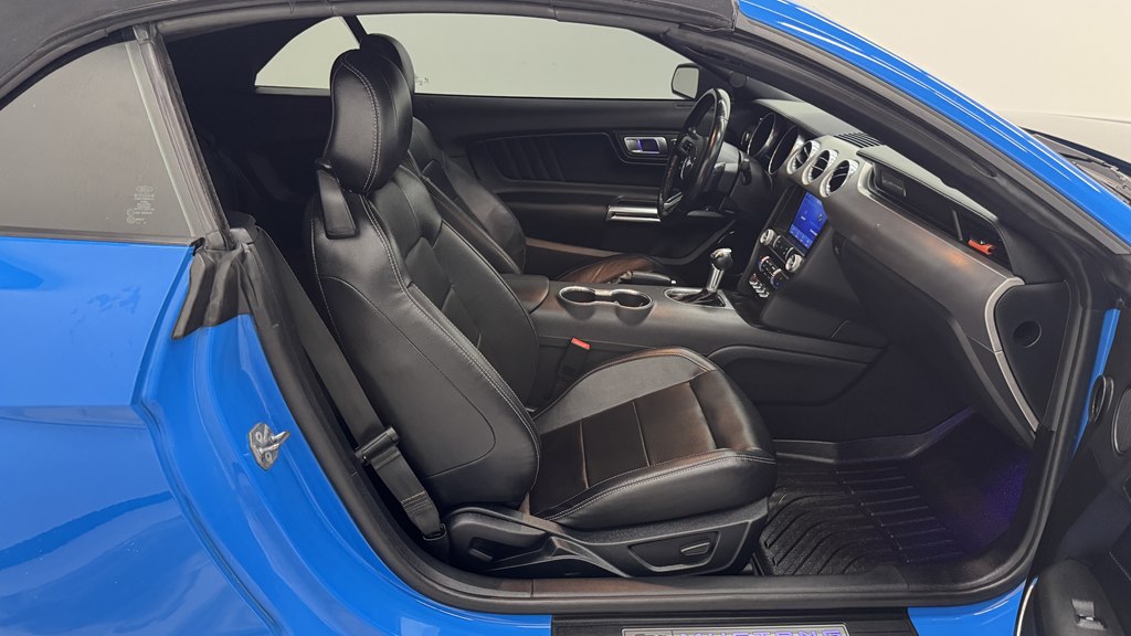 Photo 26 of this FORD MUSTANG