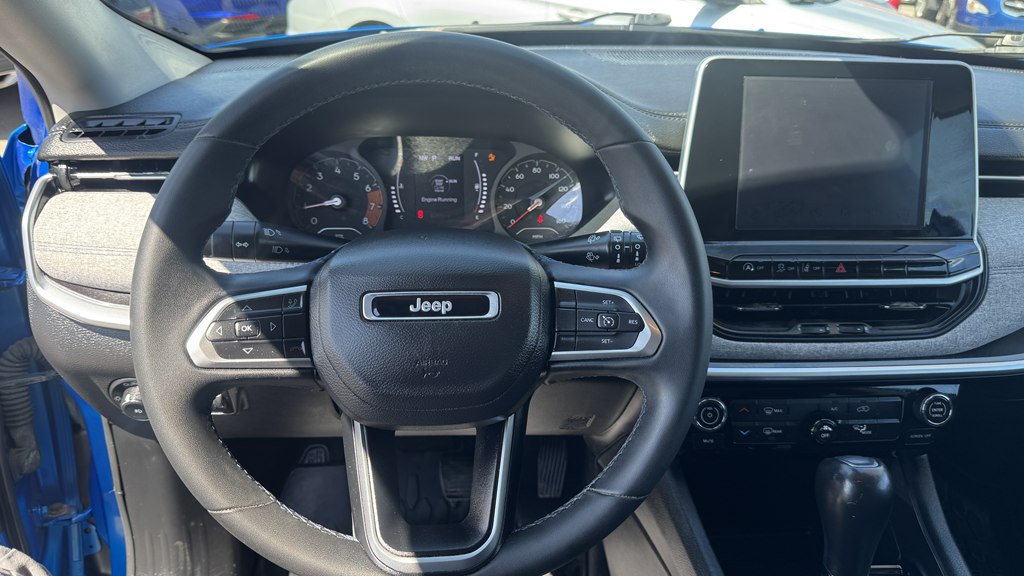 Photo 17 of this JEEP COMPASS