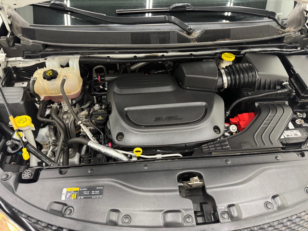 Photo 29 of this CHRYSLER PACIFICA