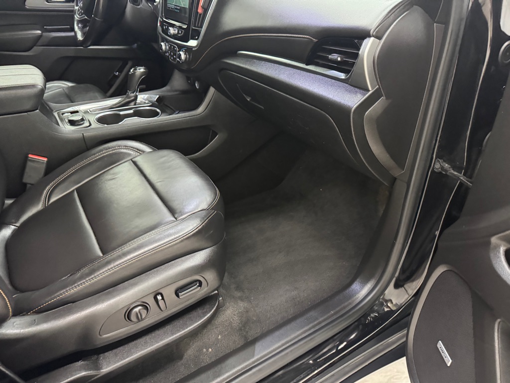 Photo 13 of this CHEVROLET TRAVERSE