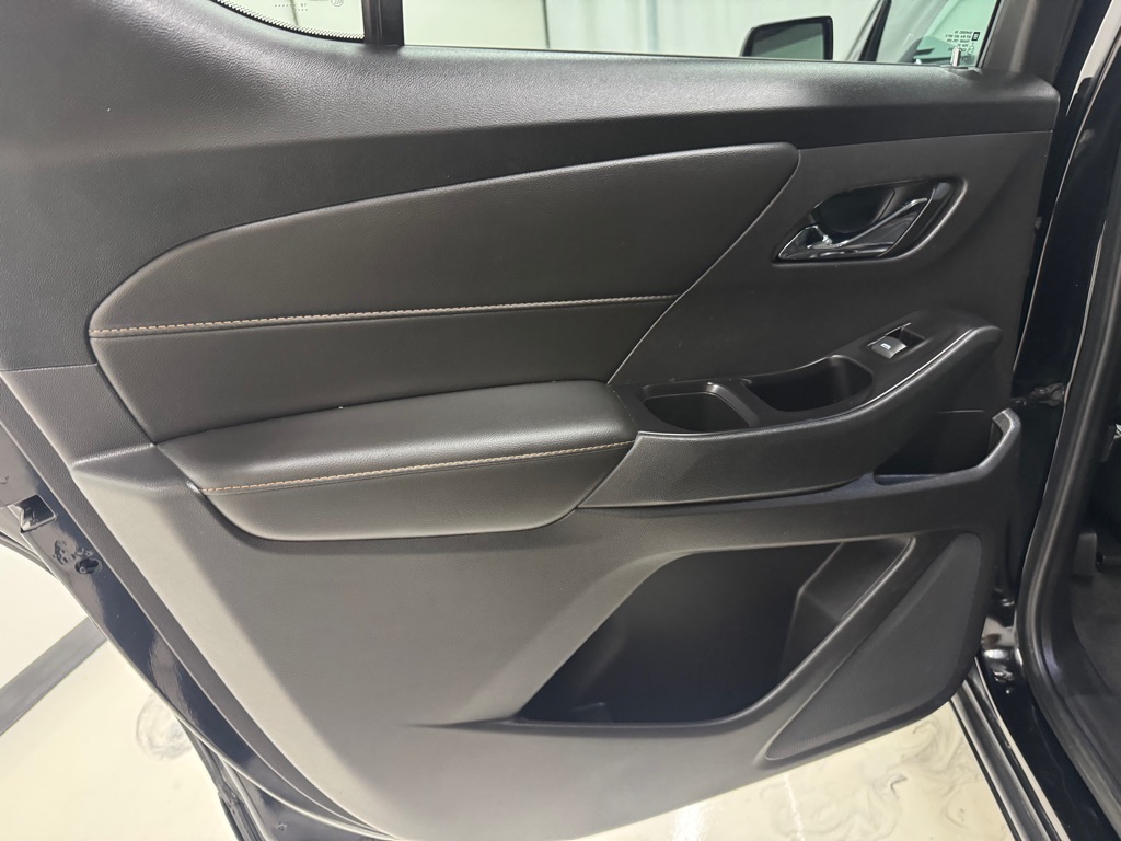 Photo 21 of this CHEVROLET TRAVERSE