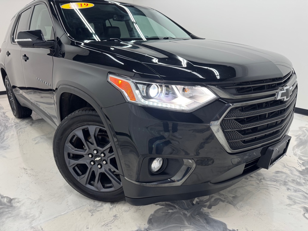 Photo 2 of this CHEVROLET TRAVERSE