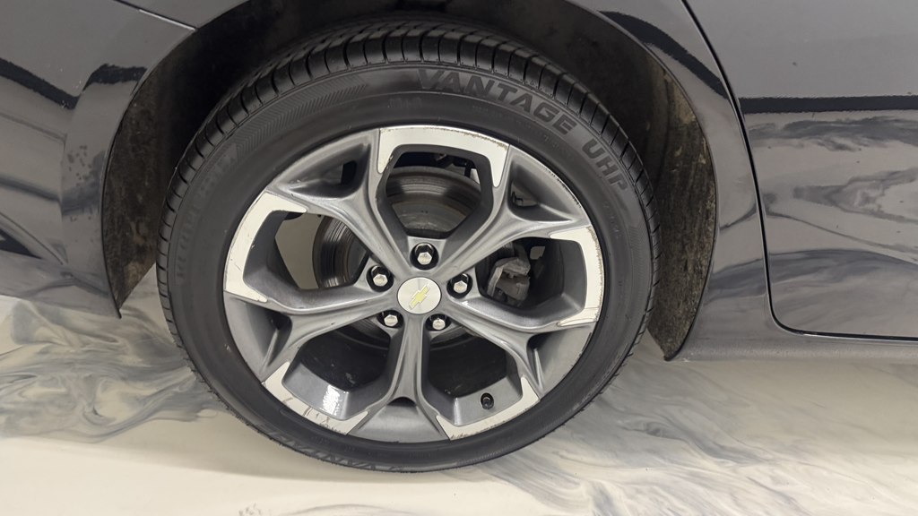 Photo 12 of this CHEVROLET MALIBU