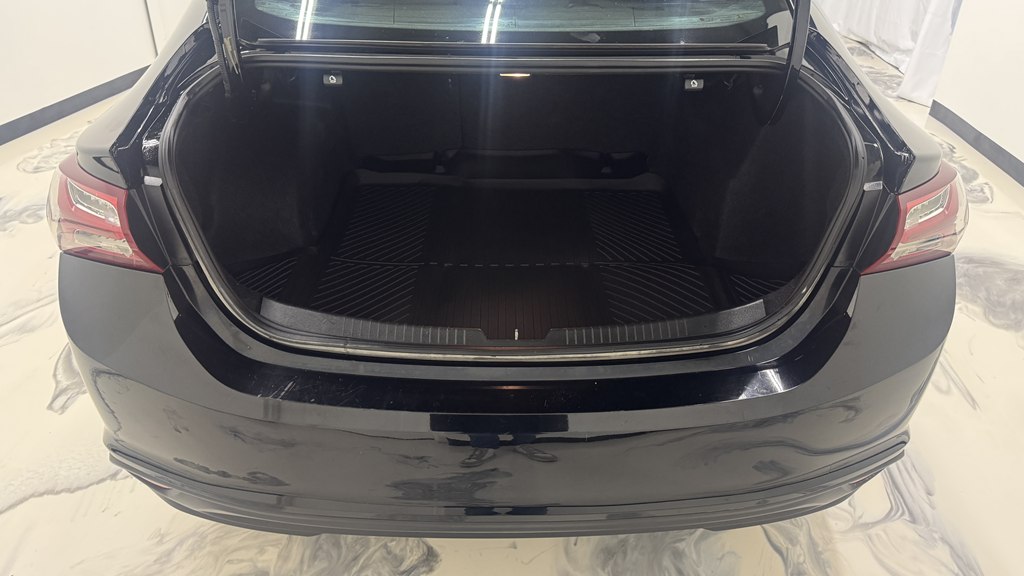 Photo 10 of this CHEVROLET MALIBU