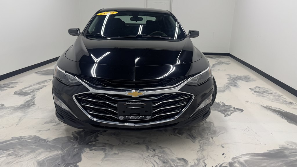 Photo 3 of this CHEVROLET MALIBU