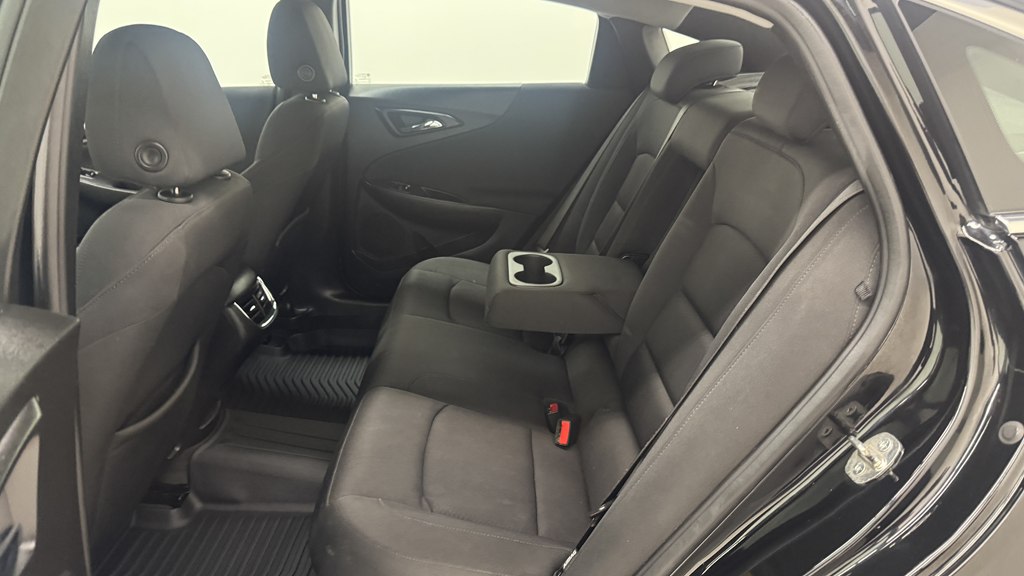 Photo 21 of this CHEVROLET MALIBU