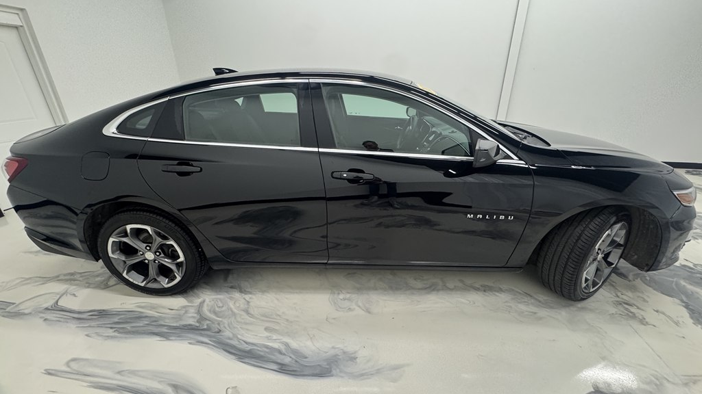 Photo 9 of this CHEVROLET MALIBU
