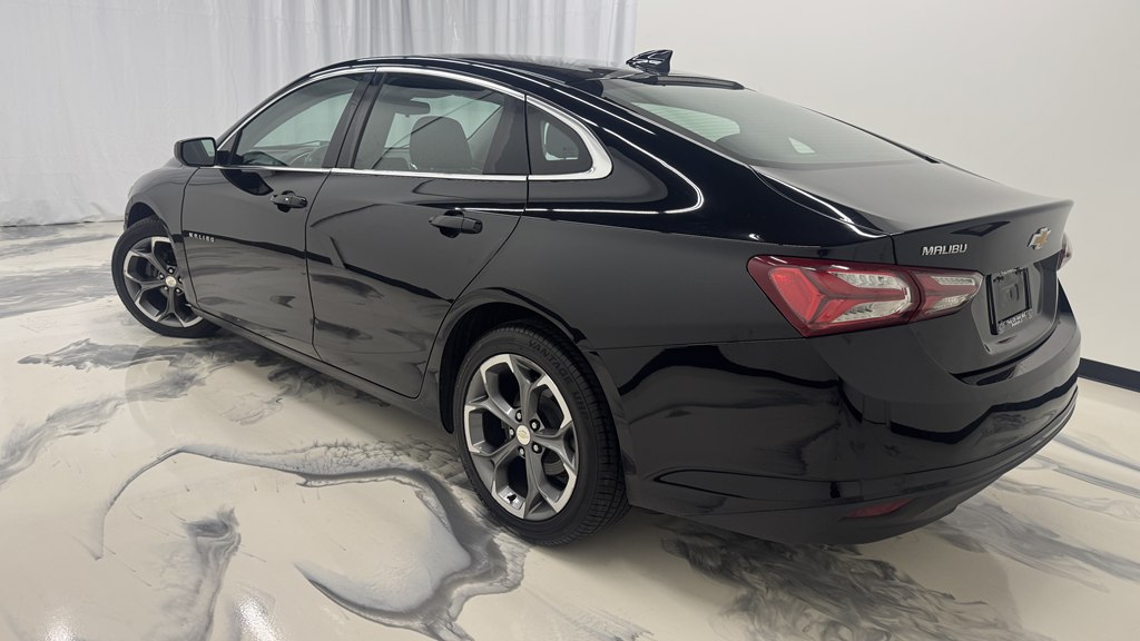 Photo 6 of this CHEVROLET MALIBU