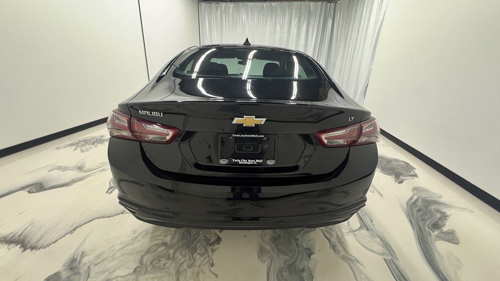 Photo 7 of this CHEVROLET MALIBU