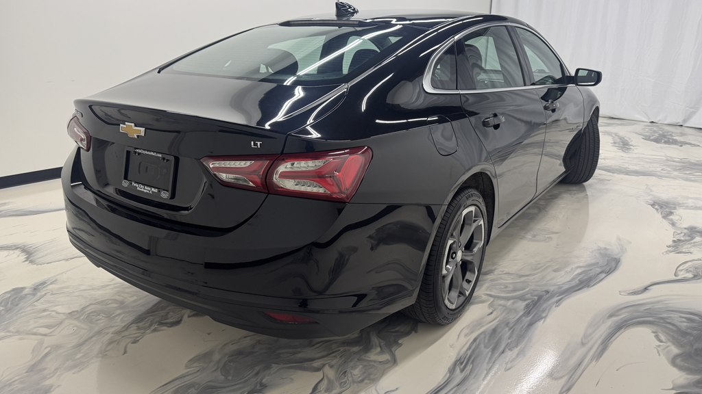 Photo 8 of this CHEVROLET MALIBU