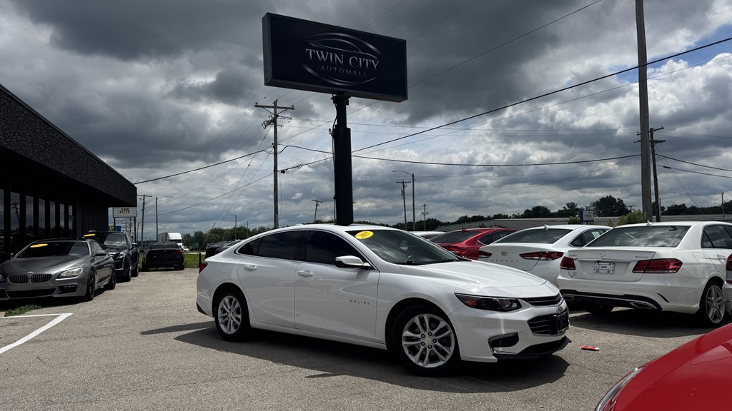 2017 Chevrolet Malibu 1LT's photo