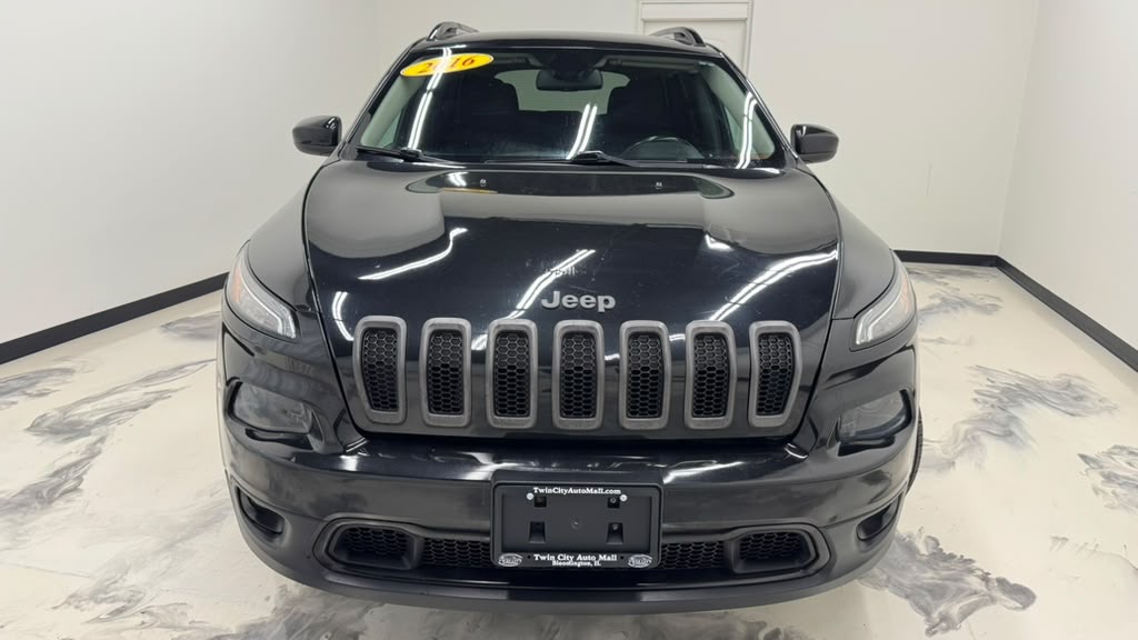 Photo 6 of this JEEP CHEROKEE