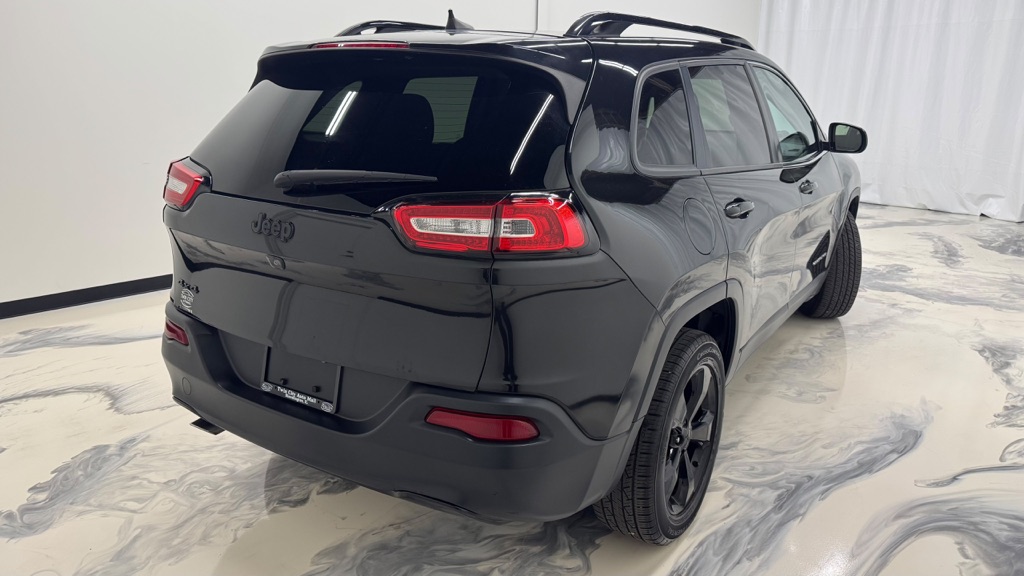 Photo 11 of this JEEP CHEROKEE