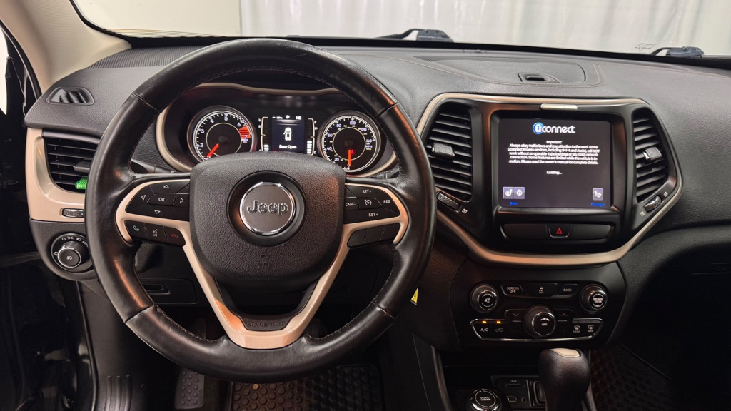 Photo 19 of this JEEP CHEROKEE