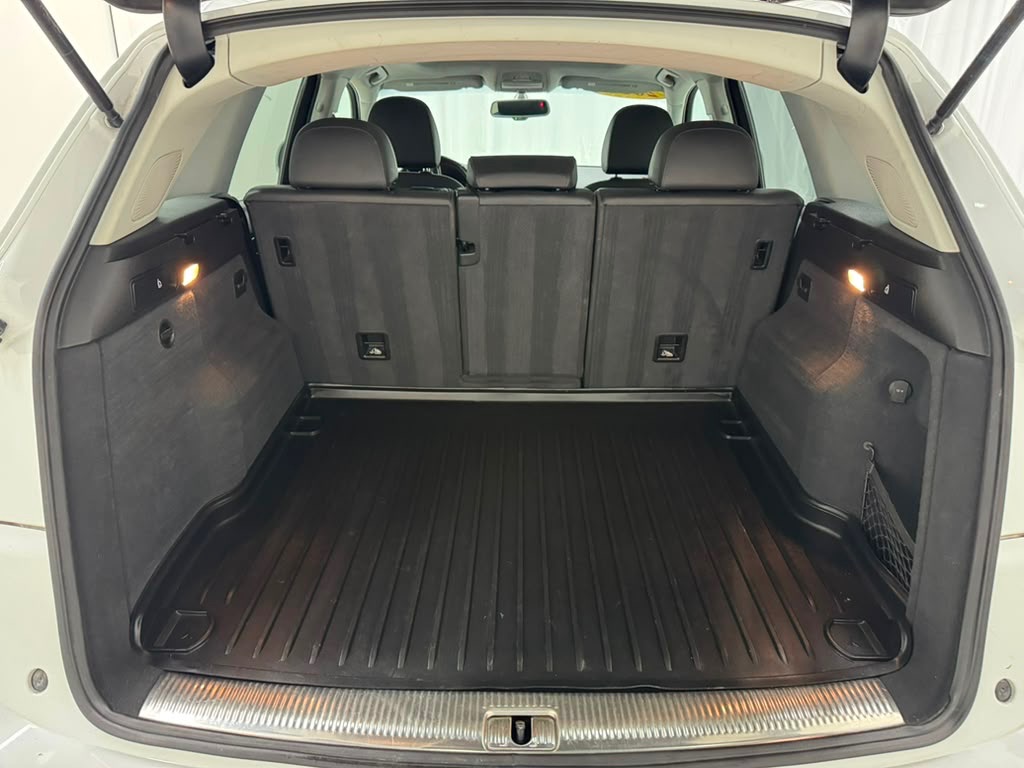 Photo 18 of this AUDI Q5