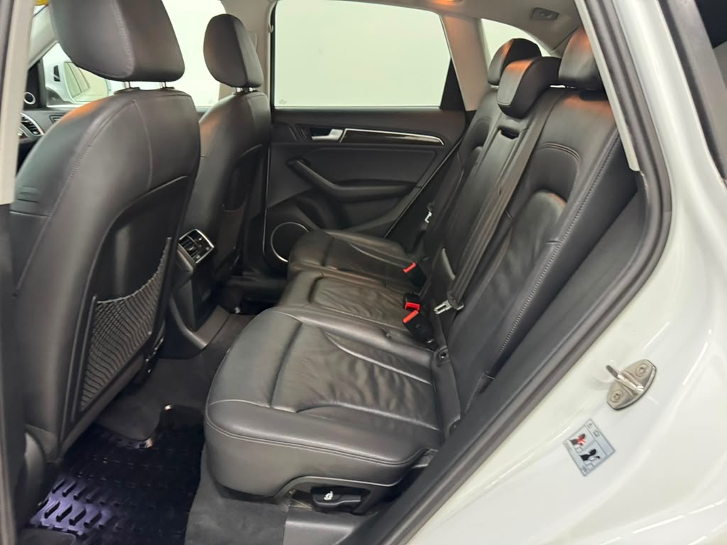 Photo 20 of this AUDI Q5