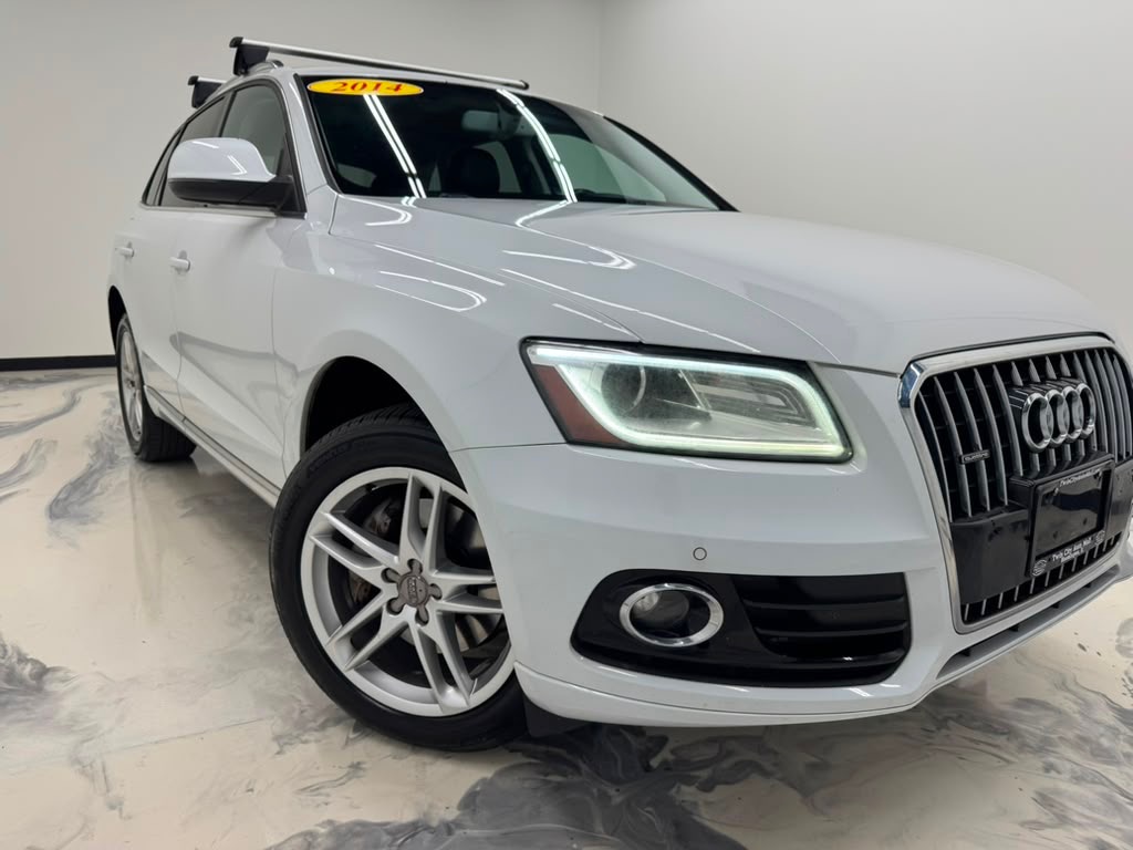 Photo 2 of this AUDI Q5