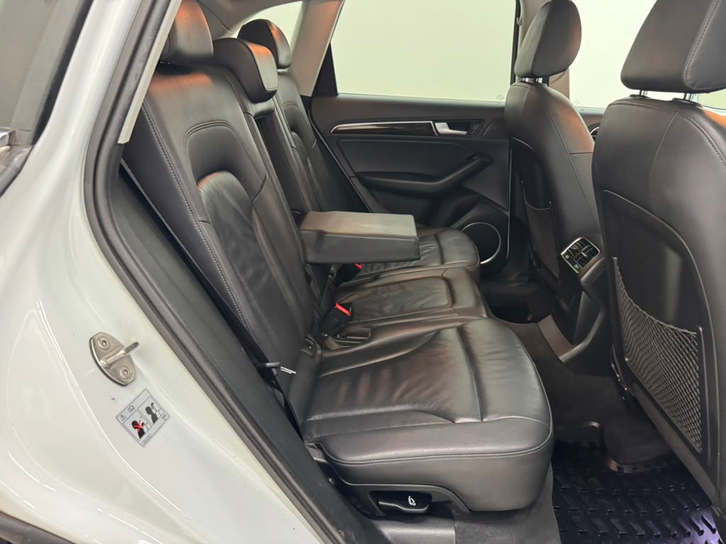 Photo 15 of this AUDI Q5
