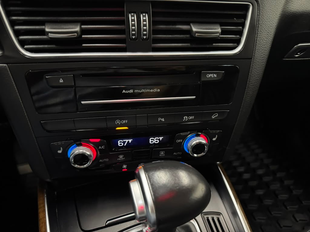Photo 26 of this AUDI Q5