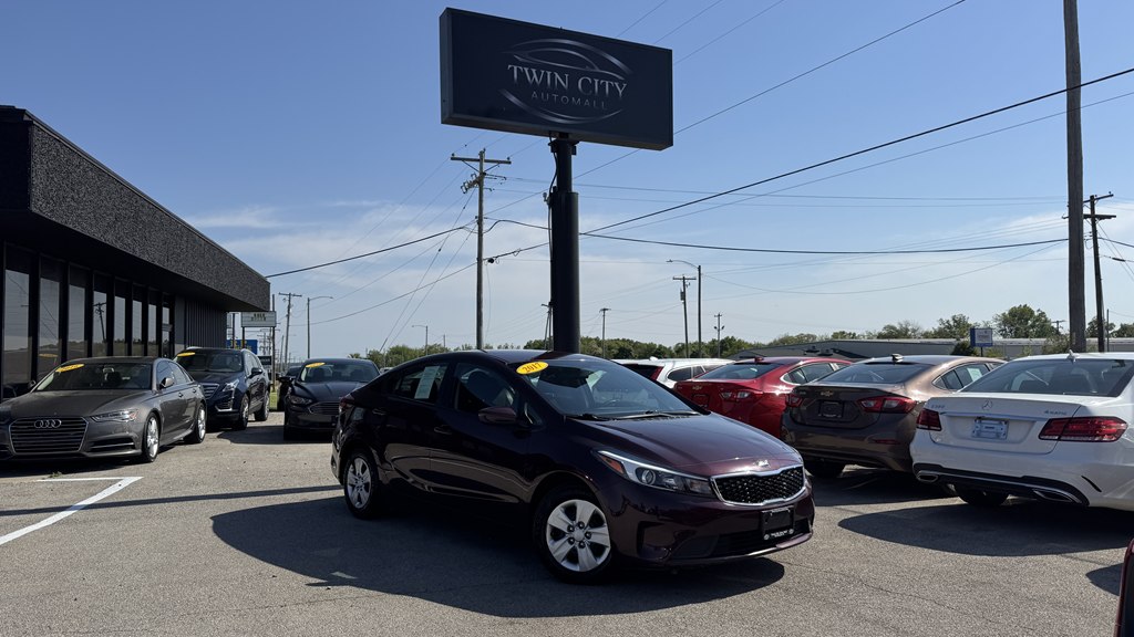2017 Kia Forte LX AT's photo