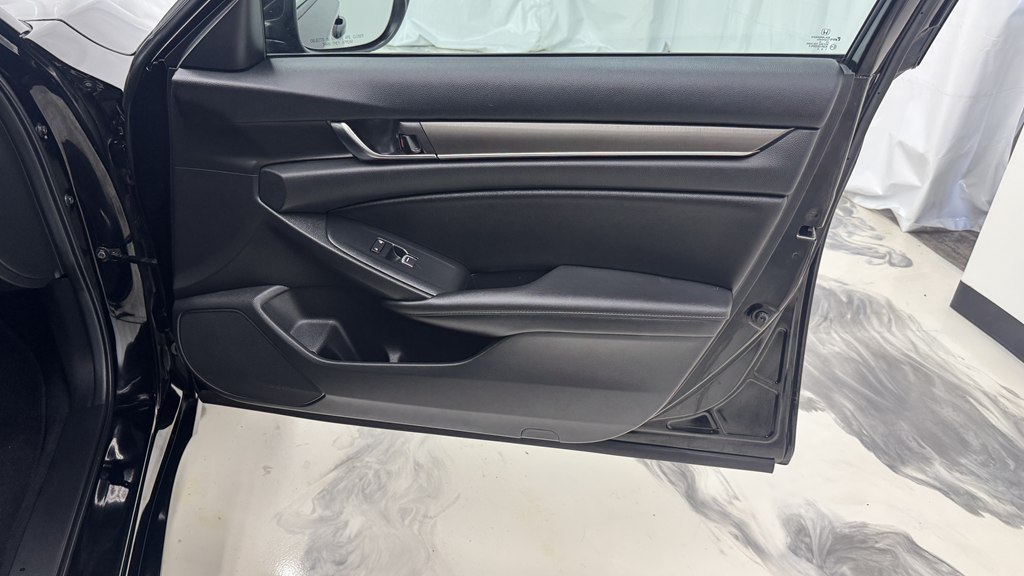 Photo 25 of this HONDA ACCORD