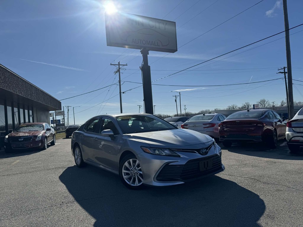 Toyota Camry LE FWD