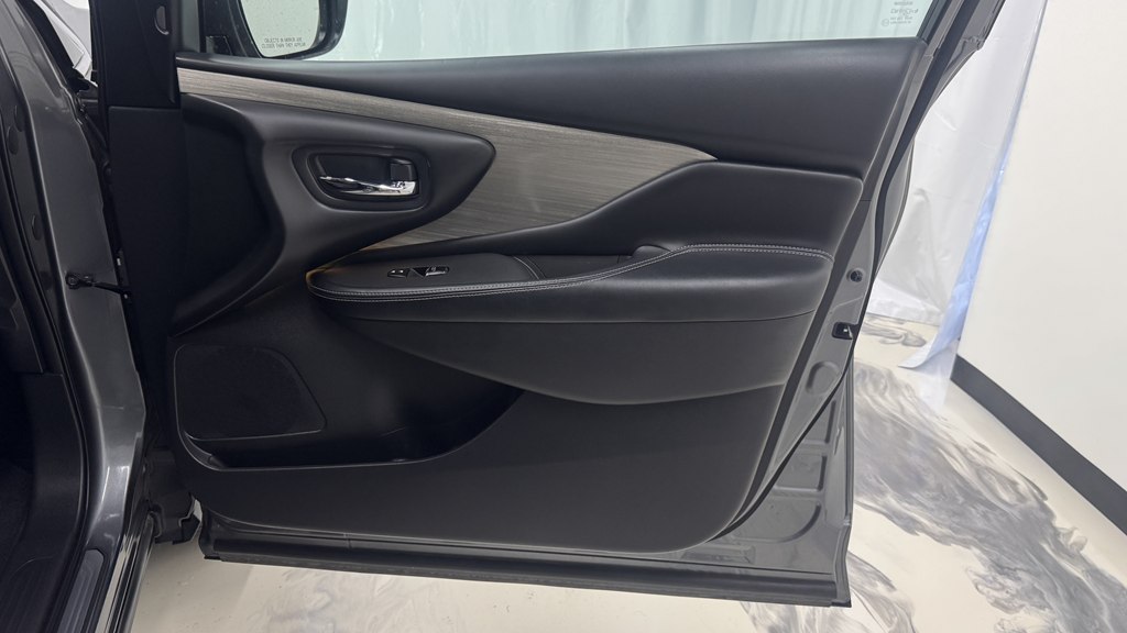 Photo 24 of this NISSAN MURANO