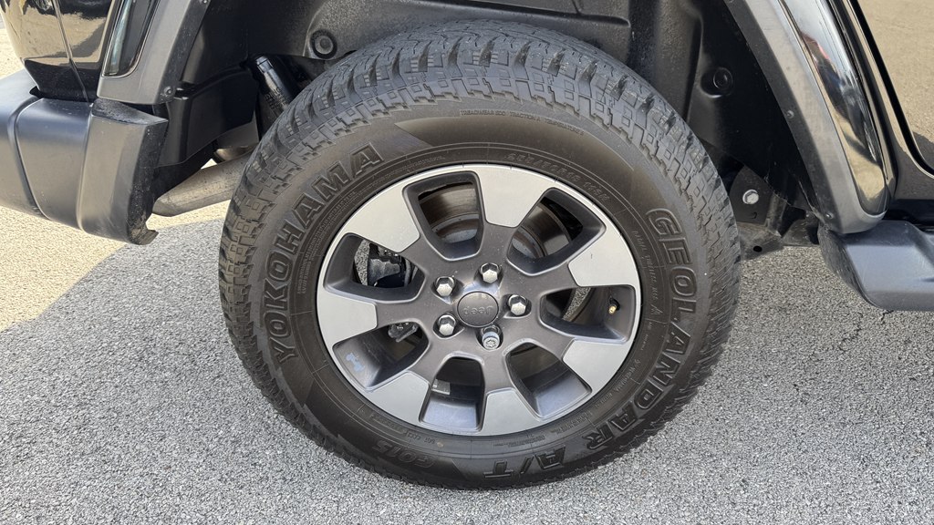 Photo 13 of this JEEP WRANGLER UNLIMI