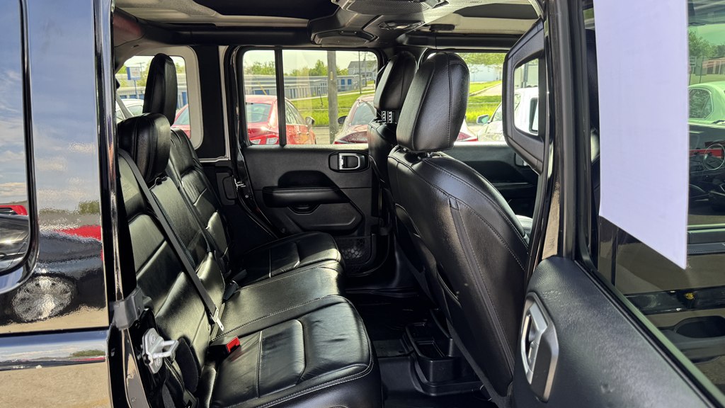 Photo 25 of this JEEP WRANGLER UNLIMI