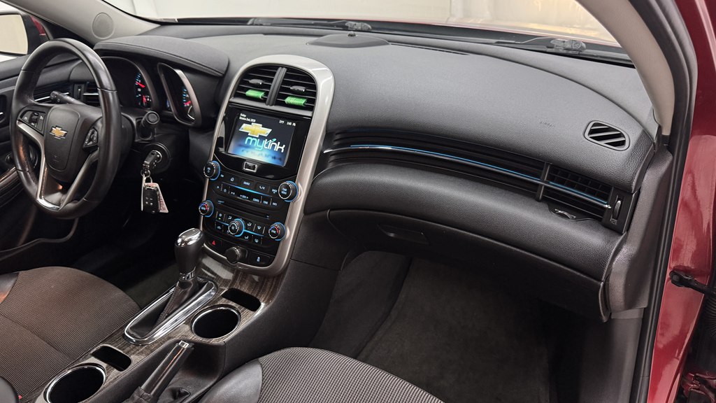 Photo 28 of this CHEVROLET MALIBU